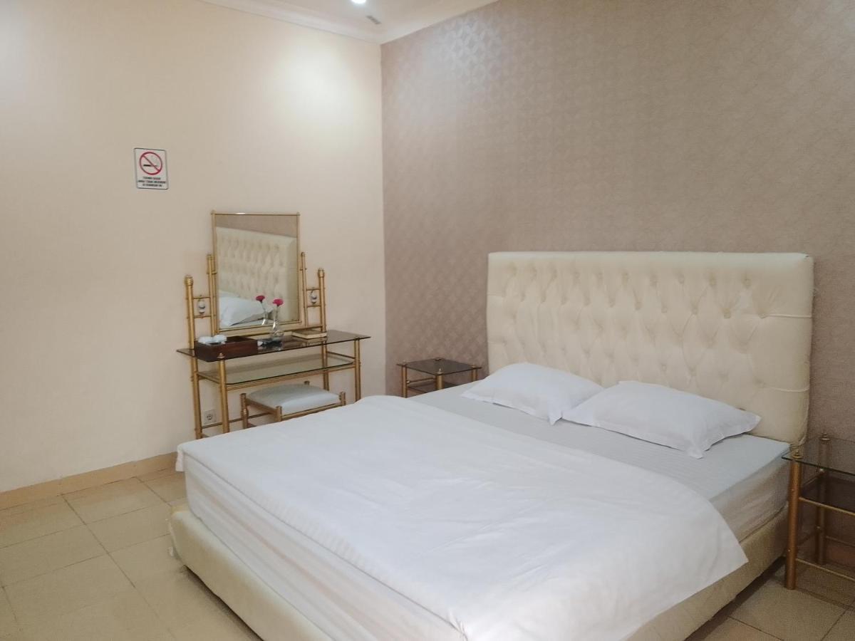 Zen Boutique Syariah Hotel Giacarta Esterno foto